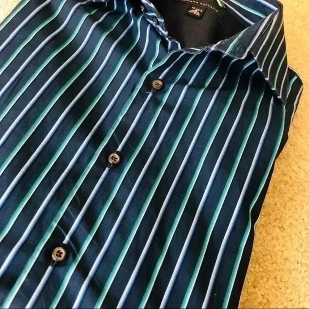 Banana Republic men dress shirt/blue w/str…